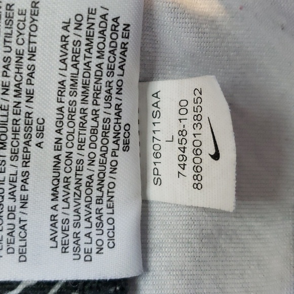 Nike Dri Fit running leggings/capris size large - Picture 8 of 8